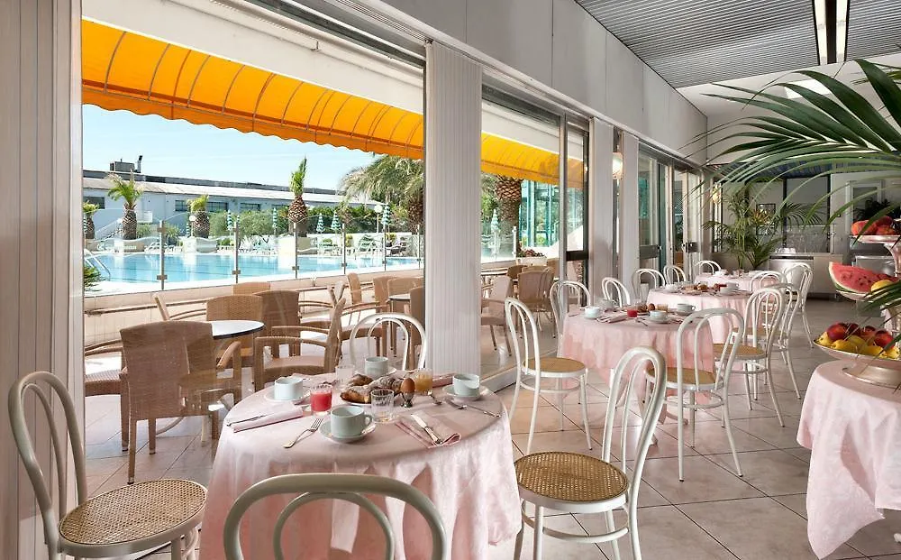Hotel Cormoran Riccione 2*,